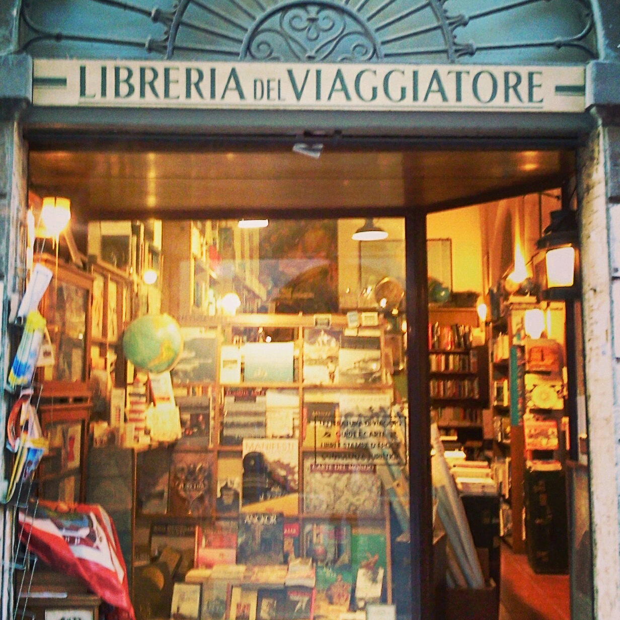 Libreria del Viajero en Via del Pellegrino