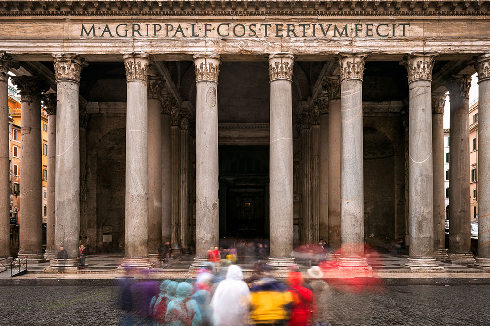 pioggia-pantheon-buco - Cosa fare a Roma quando piove